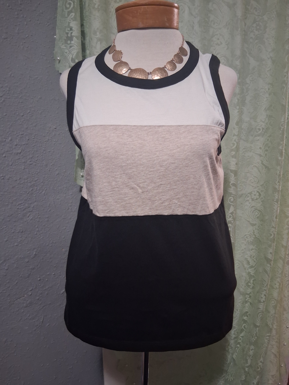 Evereve Colorblock Sleeveless Tank in Black, White & Cream